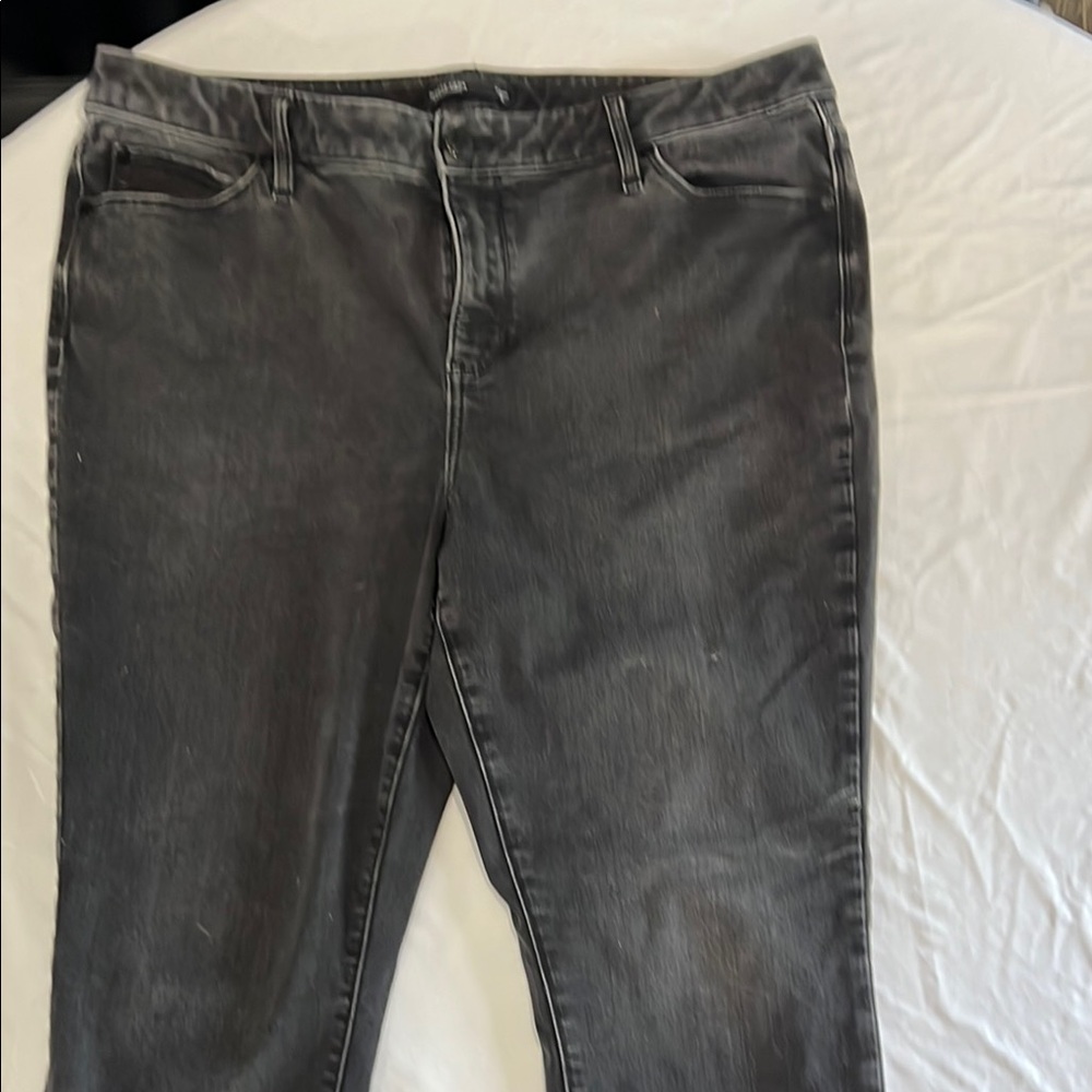 Black Straight Leg Jeans with Classic Design